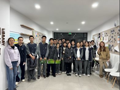 A group of people posing for a photo

AI-generated content may be incorrect.